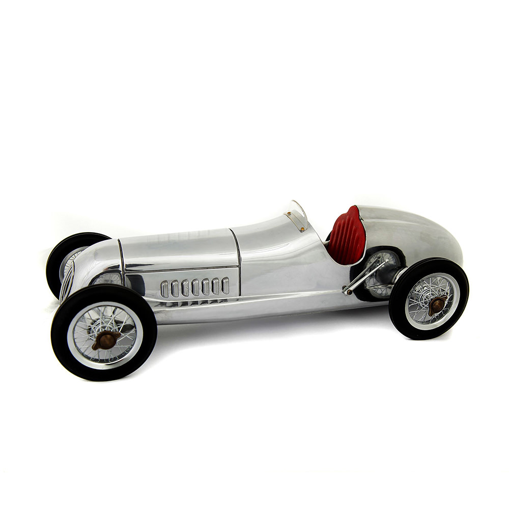 Модель автомобиля SILBERPFEIL Red Seat Authentic Models, стоимость 32 775 руб.  Фотография 2